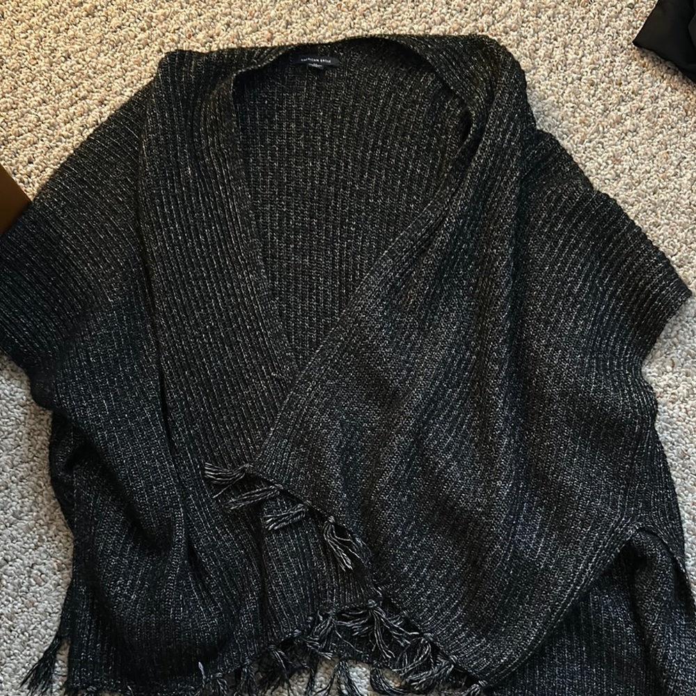 Black Chunky Knit Open Front Shrug with Fringed Hem